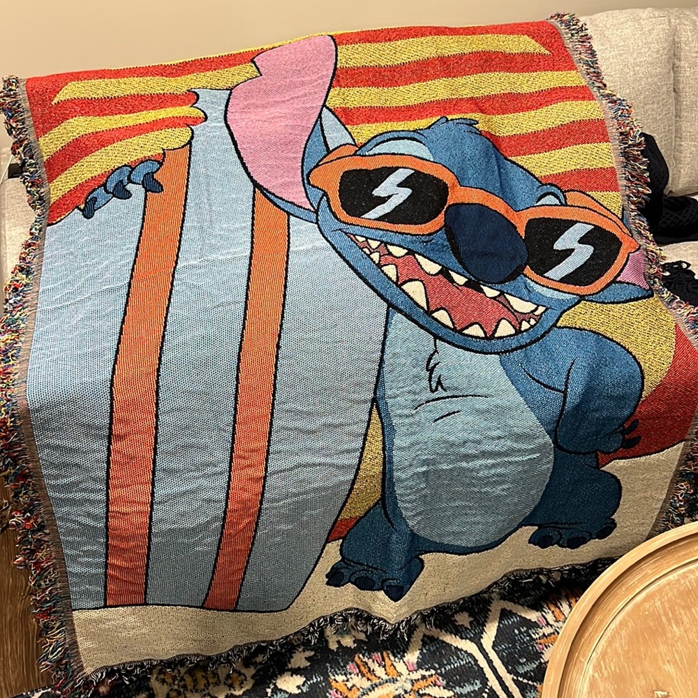 BoxLunch Lilo & Stitch Surfboard Woven Blanket